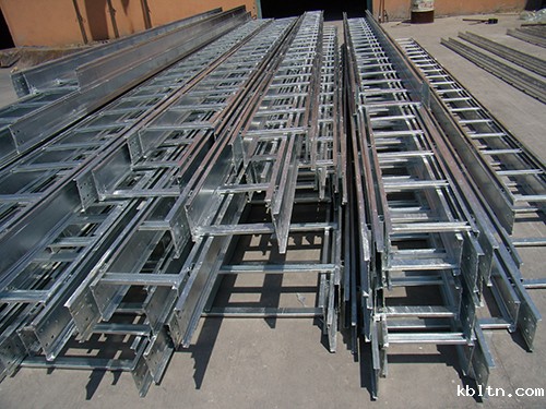 大跨矩防火梯式桥架