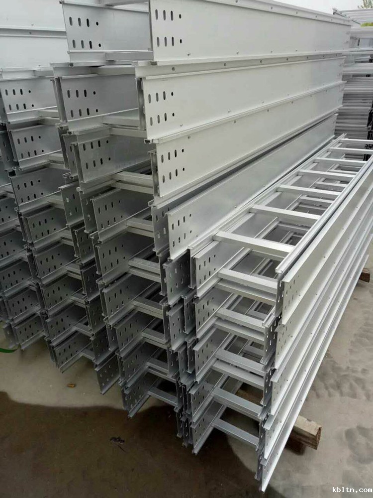 桥架不一样的我